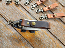 Load image into Gallery viewer, Leather Belt Clip